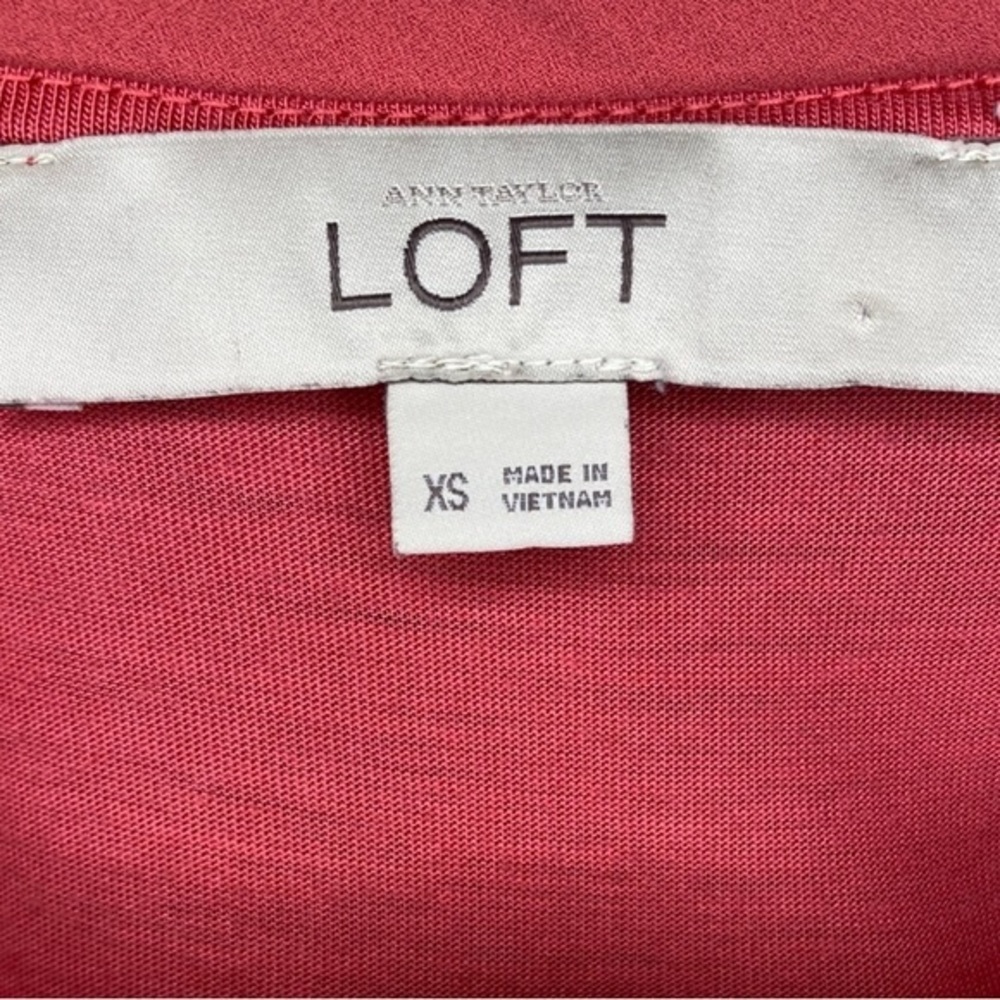 Women’s Ann Taylor LOFT Sleeveless‎ Scoop Neck Coral Slit Tank Blouse Size XS - Picture 2 of 6